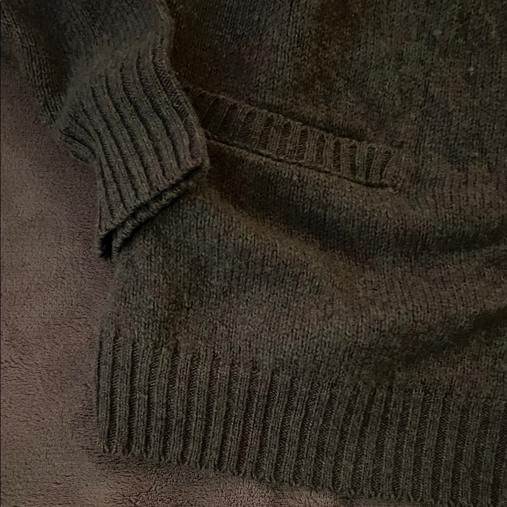 Pendleton Men's Cardigan in Rich Brown - Picture 4 of 5